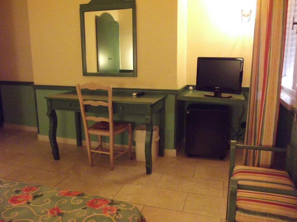 Acos Marsala City Hotel Room photo