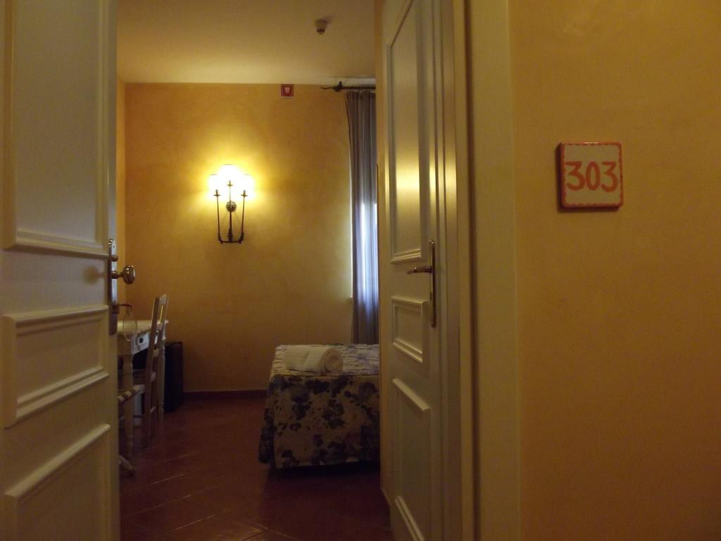 Acos Marsala City Hotel Room photo