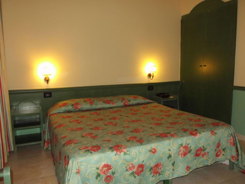 Acos Marsala City Hotel Room photo