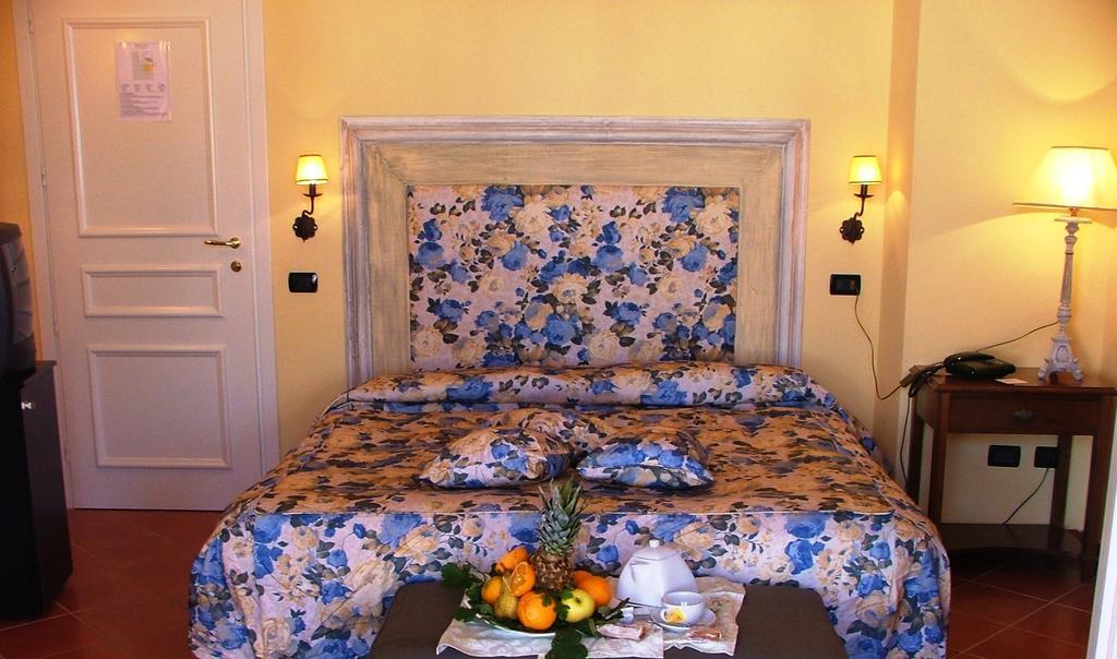 Acos Marsala City Hotel Room photo